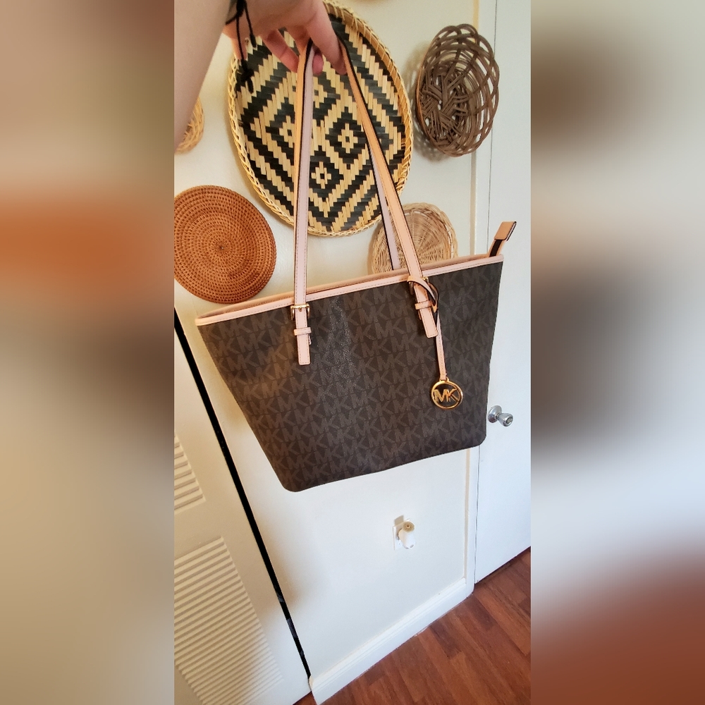 Michael Kors Signature Tote - Picture 4 of 5